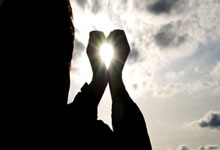 新华时评·民生无小事丨向假羽绒说不，别把消费者逼成质检员.